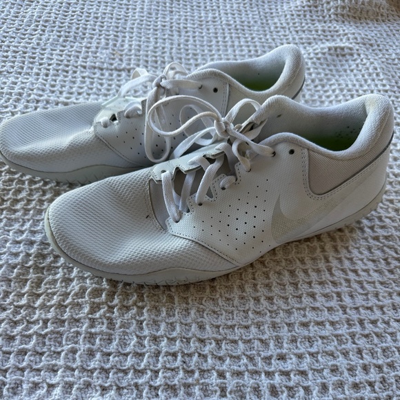 Cheer shoes - Picture 1 of 3